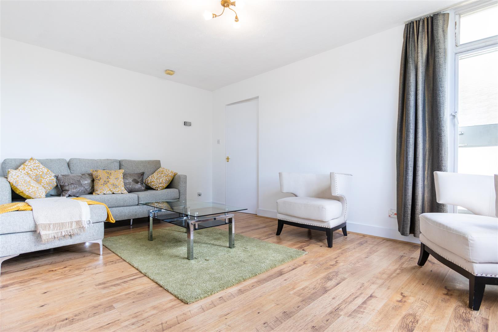 1 bed property in Kensington Church Street, Notting Hill